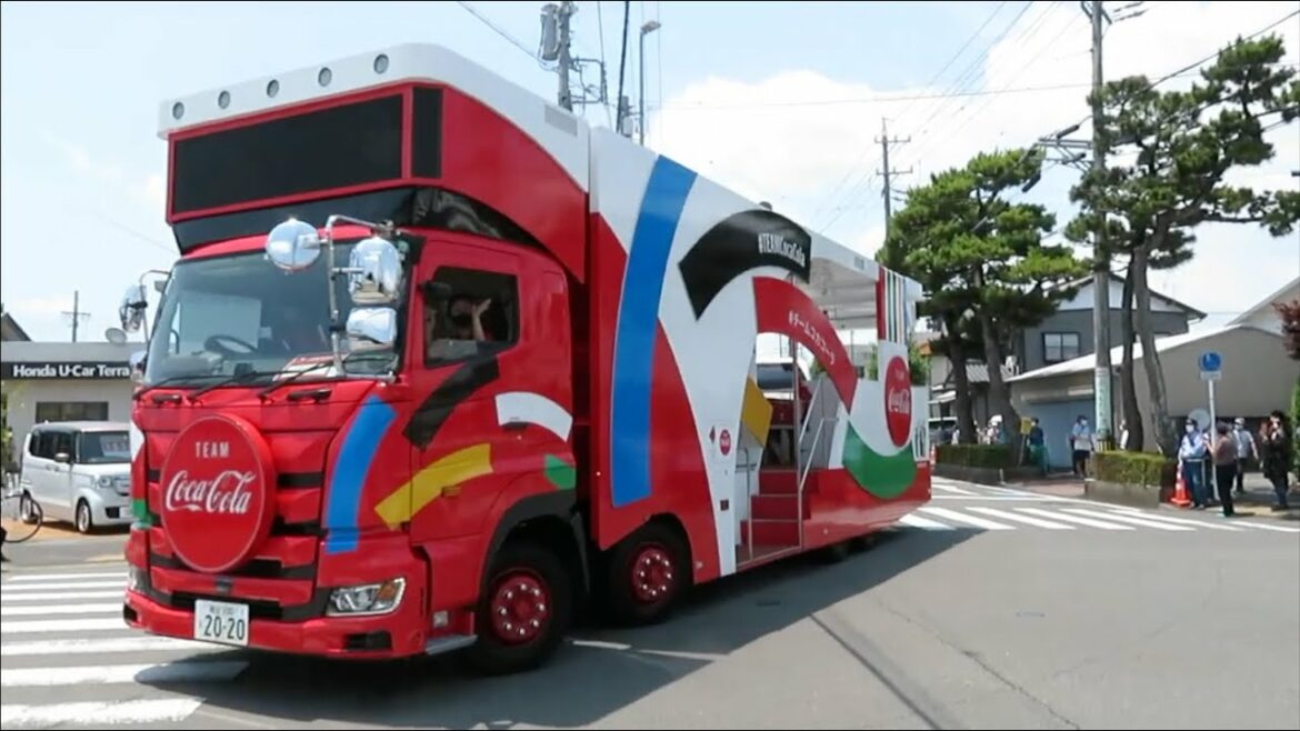 聖火リレー車列（静岡県藤枝市内）