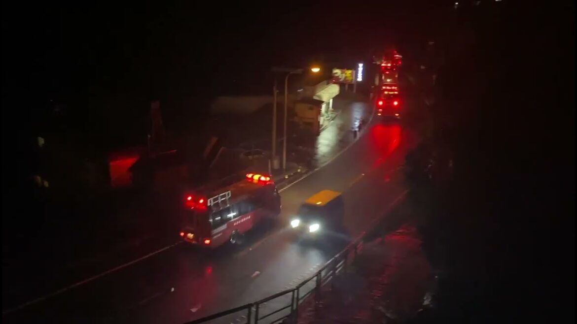 伊豆山への応援隊 | Izusan, Atami City, Shizuoka, Japan #landslide #mudflow #mudslide – July 3, 2021 伊豆山への応援隊 | Izusan, Atami City, Shizuoka, Japan #landslide #mudflow #mudslide - July 3, 2021