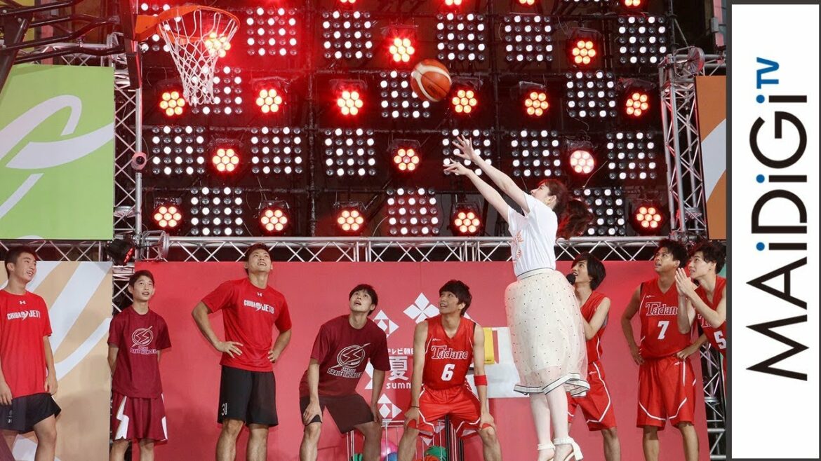 早見あかりら「走れ！T校バスケット部」キャスト、バスケBリーグ選手とフリースロー対決　映画「走れ！T校バスケット部」イベント2