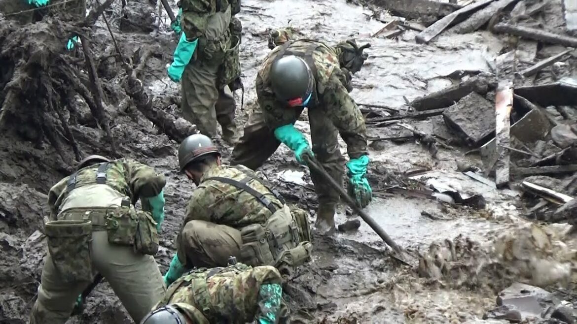 土石流があった熱海・伊豆山で早朝から捜索活動　発生３日