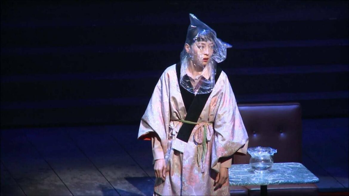 蜷川幸雄・追悼公演　森田剛＆宮沢りえ「ビニールの城」公開ゲネプロ