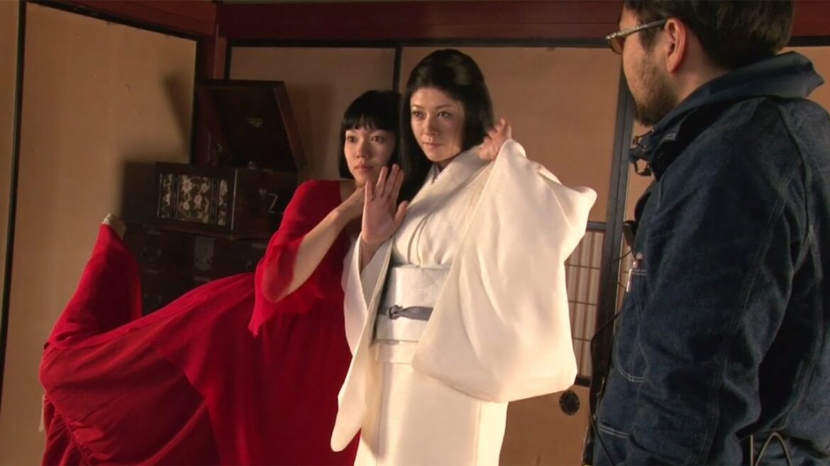 二階堂ふみ、真木よう子とキュートな“金魚ダンス”　息を合わせてピョンピョンと…　 映画「蜜のあわれ」メーキング映像　#Fumi Nikaido　#Yoko Maki