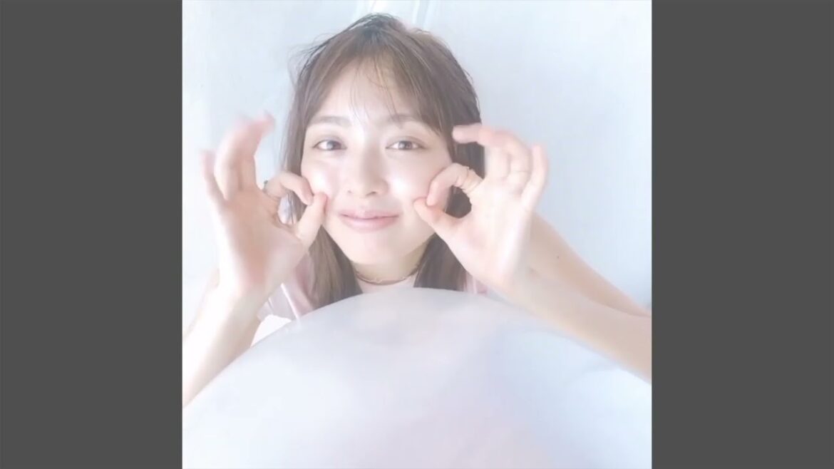 谷間がチラ見えの内田理央【だーりおインスタストーリー/インスタライブ】