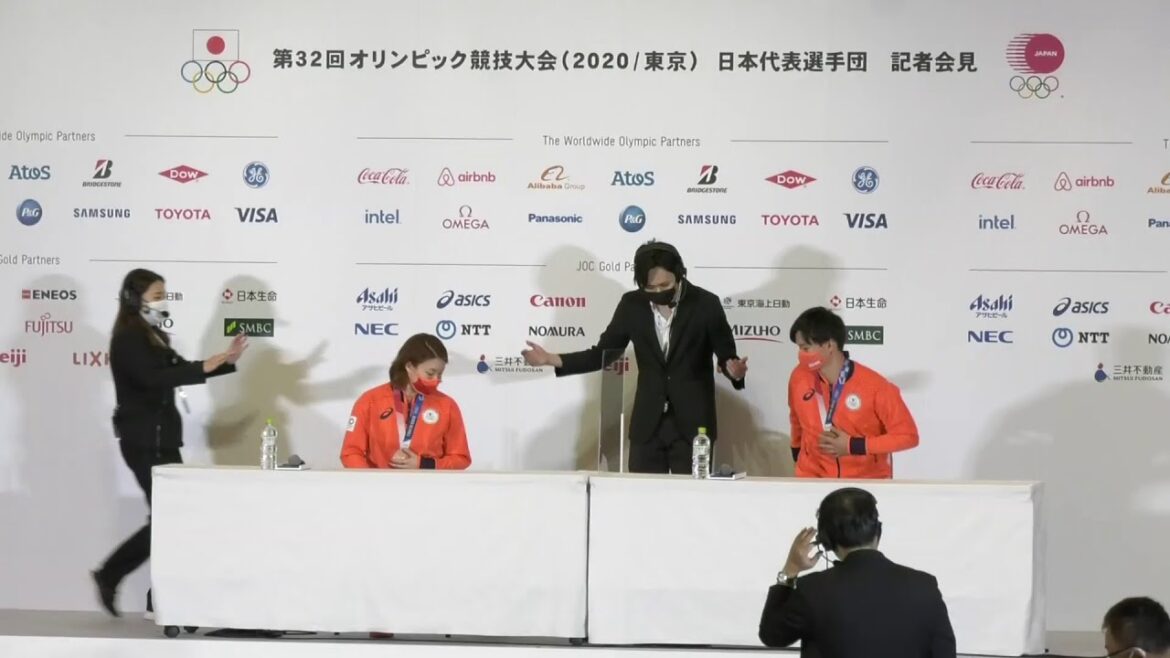 【LIVE】メダリスト記者会見 #バドミントン 渡辺勇大 選手 東野有紗 選手
