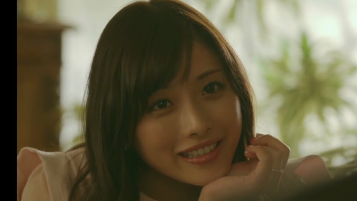 石原さとみの絶対領域　ニーハイ