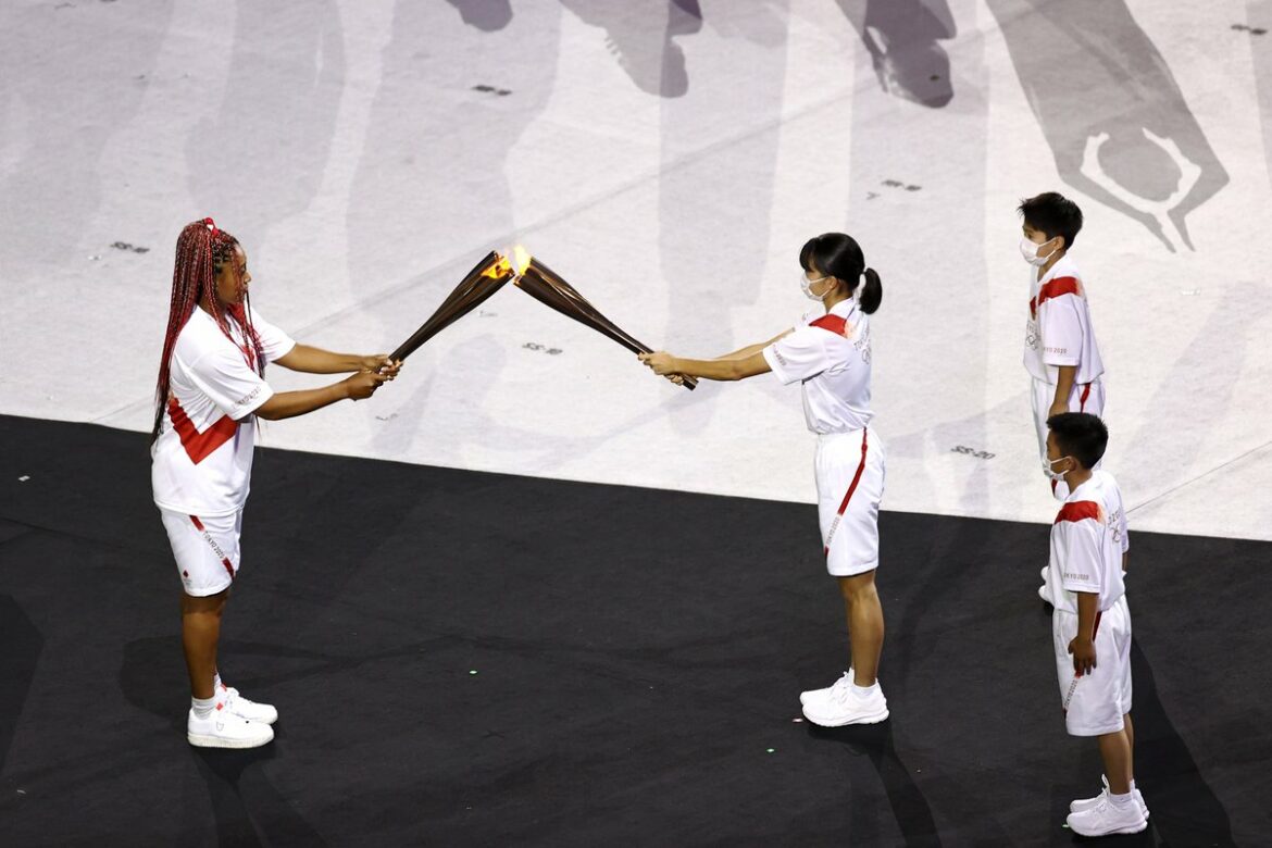 @naomiosakaはあなたの最後のオリンピック聖火トーチベアラーであり、＃Olympics ca ...