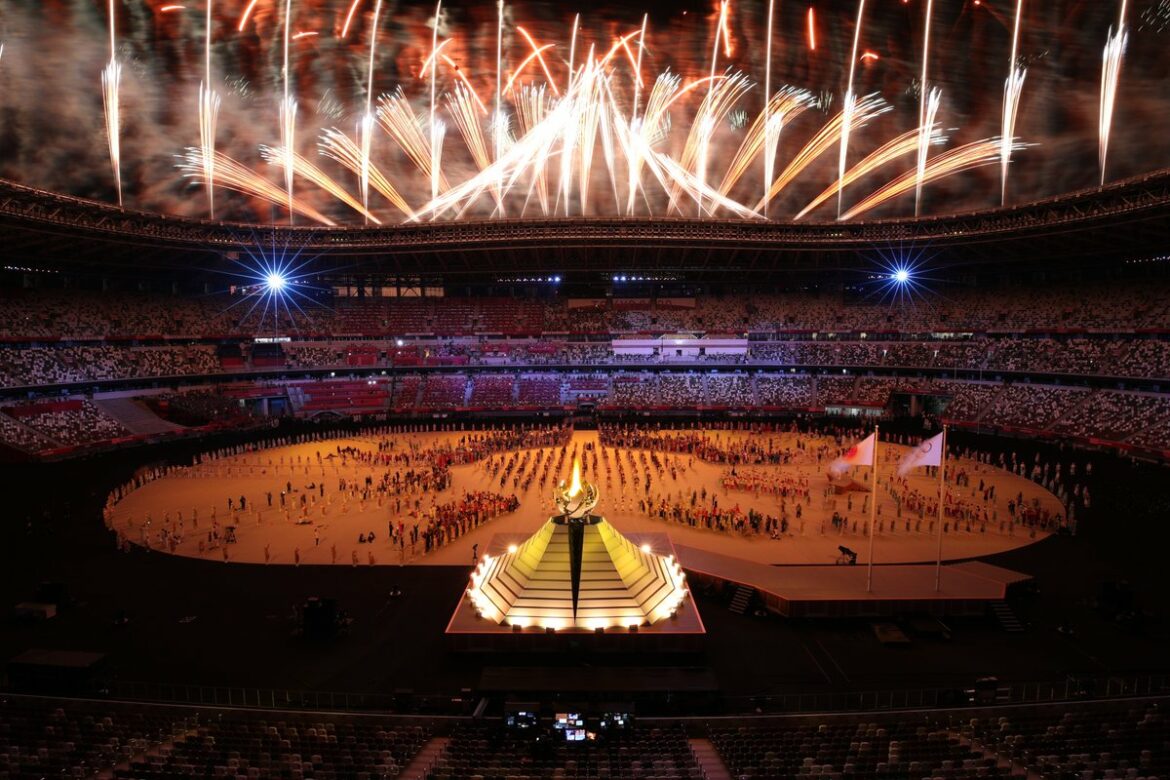 このビュー...＃Tokyo2020 #OpeningCeremony #StrongerTogether |  #UnitedByEmotion..。