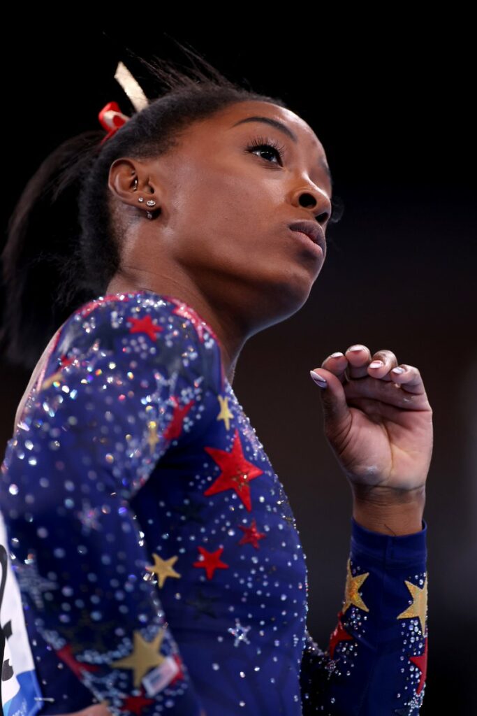 今日の＃Tokyo2020での#SimoneBiles休憩をとって、ミームを作ってください...