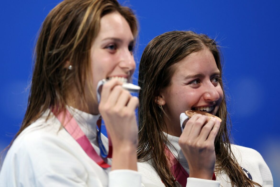 #Olympicsメダルを獲得することは、確かに言葉では言い表せない瞬間です。  #UnitedByEmotion..。