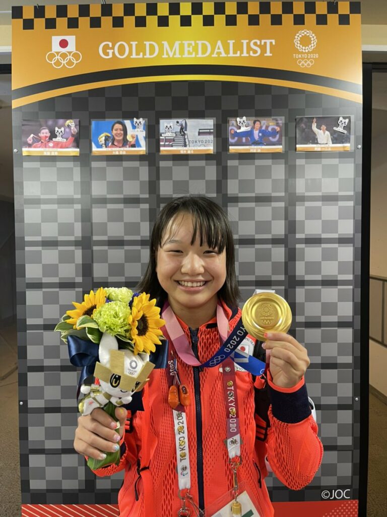 ／
#今日のチームジャパン 
＼

#スケートボード 女子ストリート
西矢 椛選手、中山 楓奈選手の #オフショット 

※撮影時のみマスクを外しています

#...