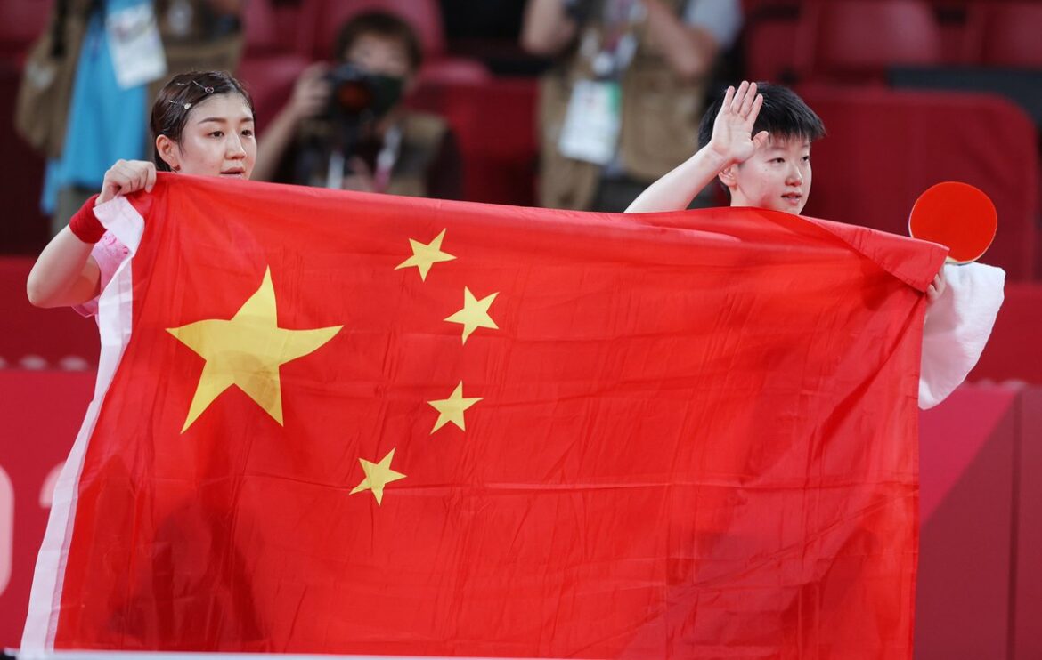 中国の#ChenMengは彼女の同胞#SunYingshaをthで延期しました...