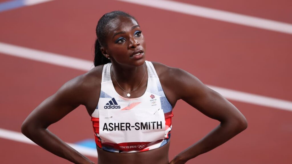 イギリスのスター、ディナ・アッシャー・スミスが出場する＃Tokyo2020のトラックでの衝撃...