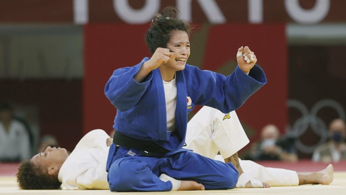 阿部詩が金メダル 52キロ級で日本勢初の頂点