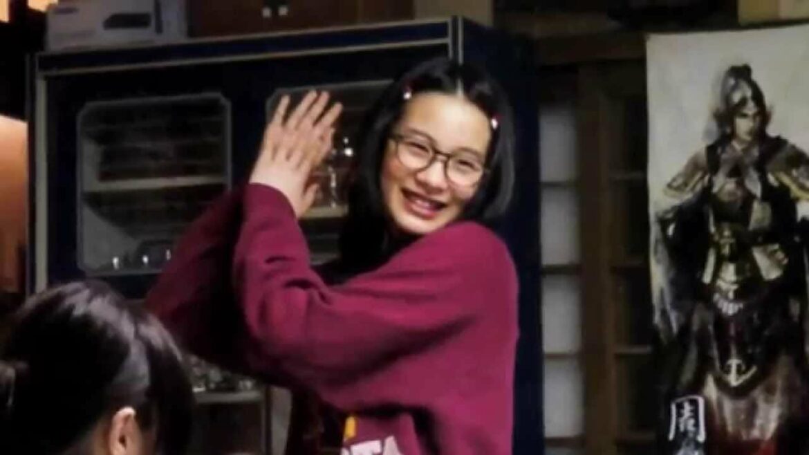 能年玲奈VS武井咲 ・Star Wars, Episode IV, A New Hope 能年玲奈VS武井咲 ・Star Wars, Episode IV, A New Hope