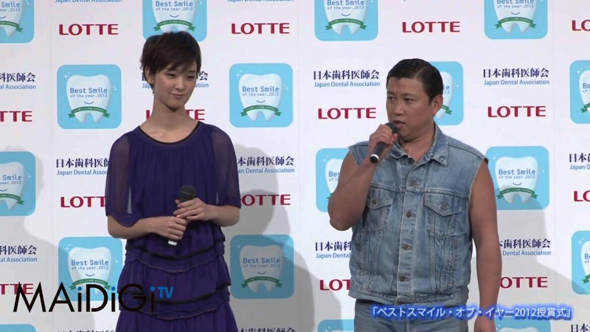 剛力彩芽＆スギちゃん「ベストスマイル・オブ・イヤー2012授賞式」3