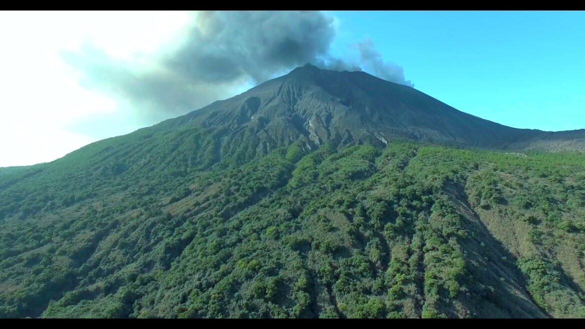 鹿児島 桜島を空から　鹿児島県霧島市　ホテル京セラ