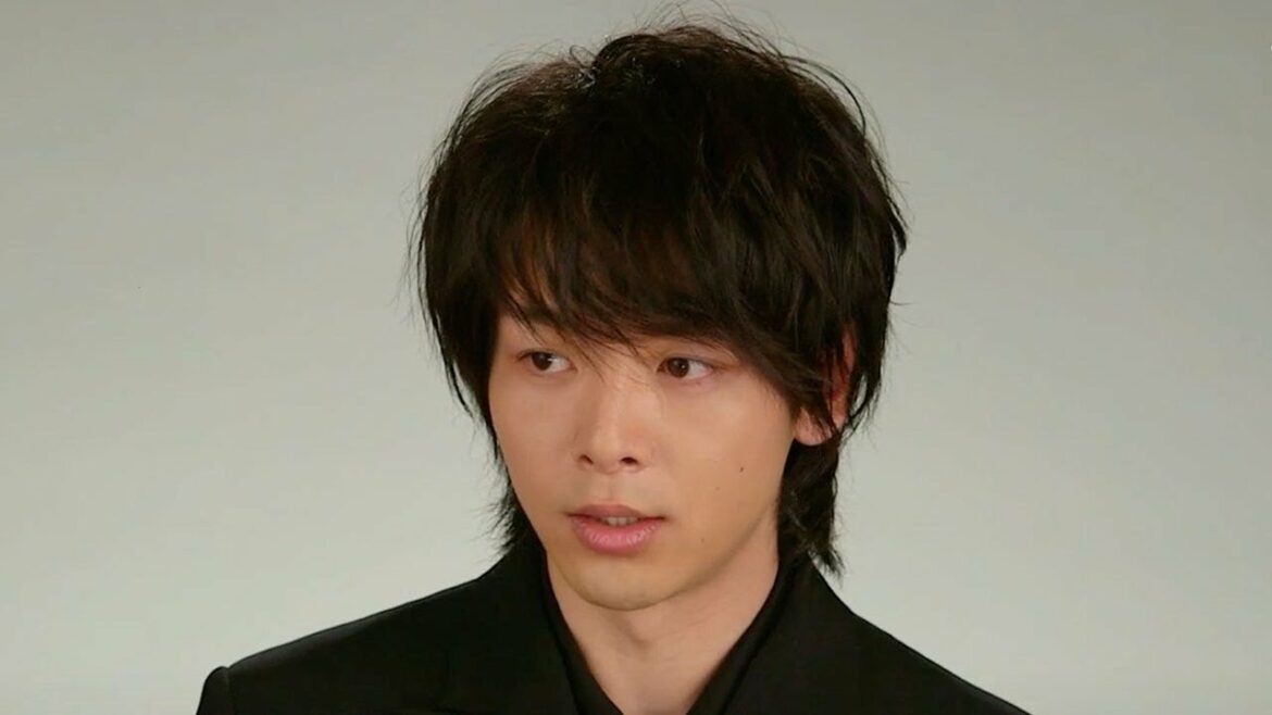 中村倫也、１万人のエキストラは「裏主役」、渋谷スクランブル完全再現撮影振り返る　映画『C』特別映像