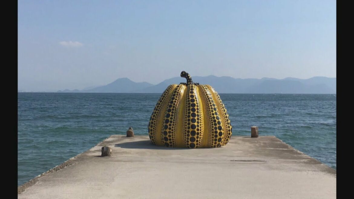 香川・直島のシンボルの黄色い「南瓜」　台風9号で破損