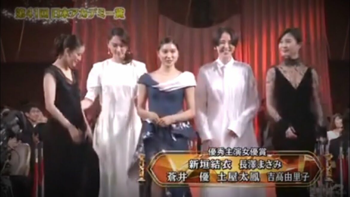 新垣結衣💖蒼井優への さりげない心遣い