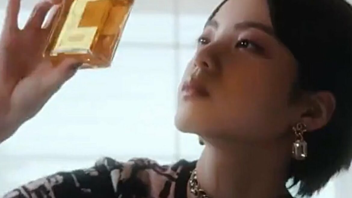 平手友梨奈、8/13にELLE girl登場！撮影密着SPムービーの一部を先行公開。