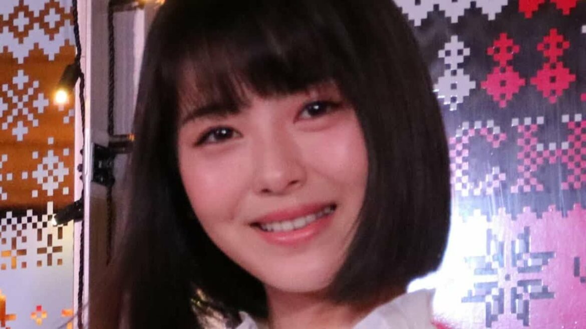ニュース速報 | 「輪郭」に厳しい浜辺美波が称賛したフェイスラインの持ち主　「本当に綺麗だと思います」 | TKONEWS