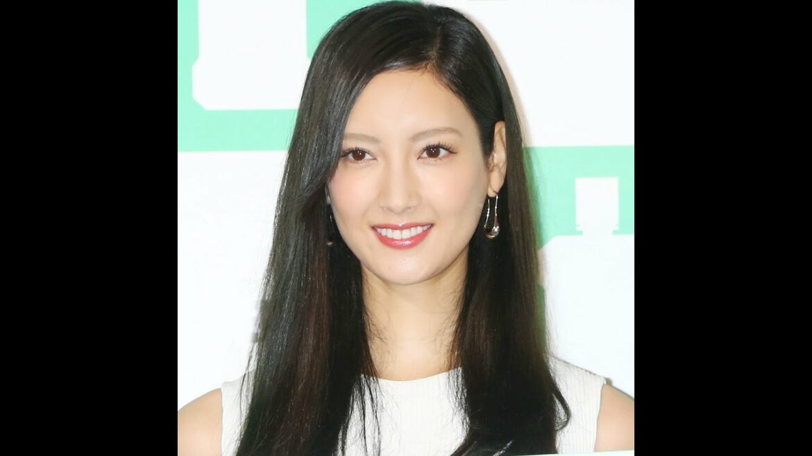 ✅  菜々緒“Vゾーン40度”ギリギリ水着で推察された「ツルツル無毛地帯」