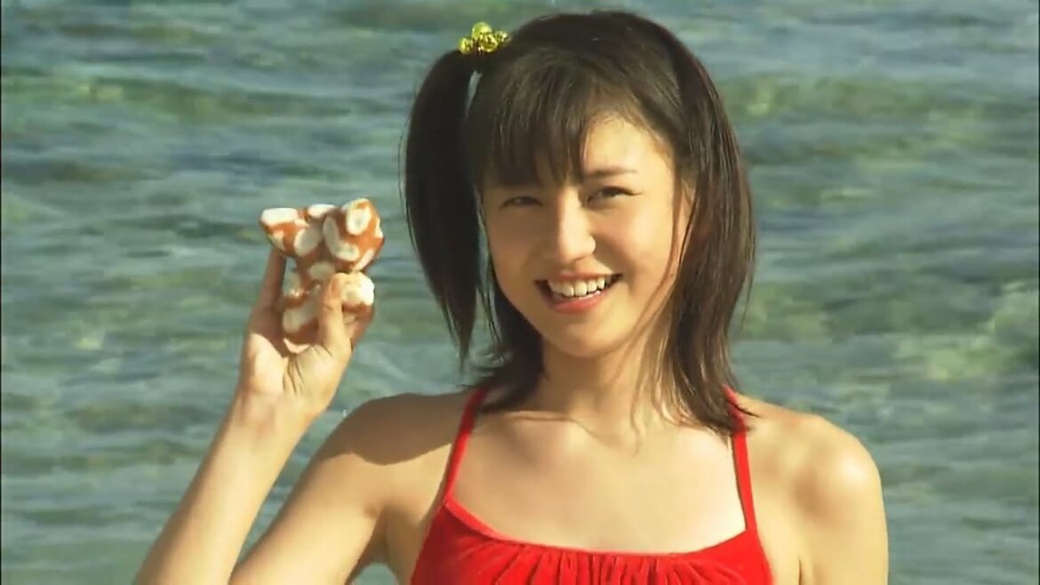 水着姿が初々しすぎるデビュー間もない長澤まさみ #Shorts