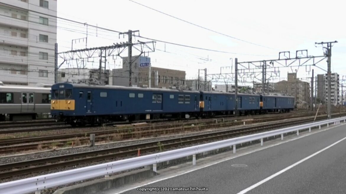 《JR西日本》モーター音を響かせながら走行する3重連！クモヤ145（R3.8.24）