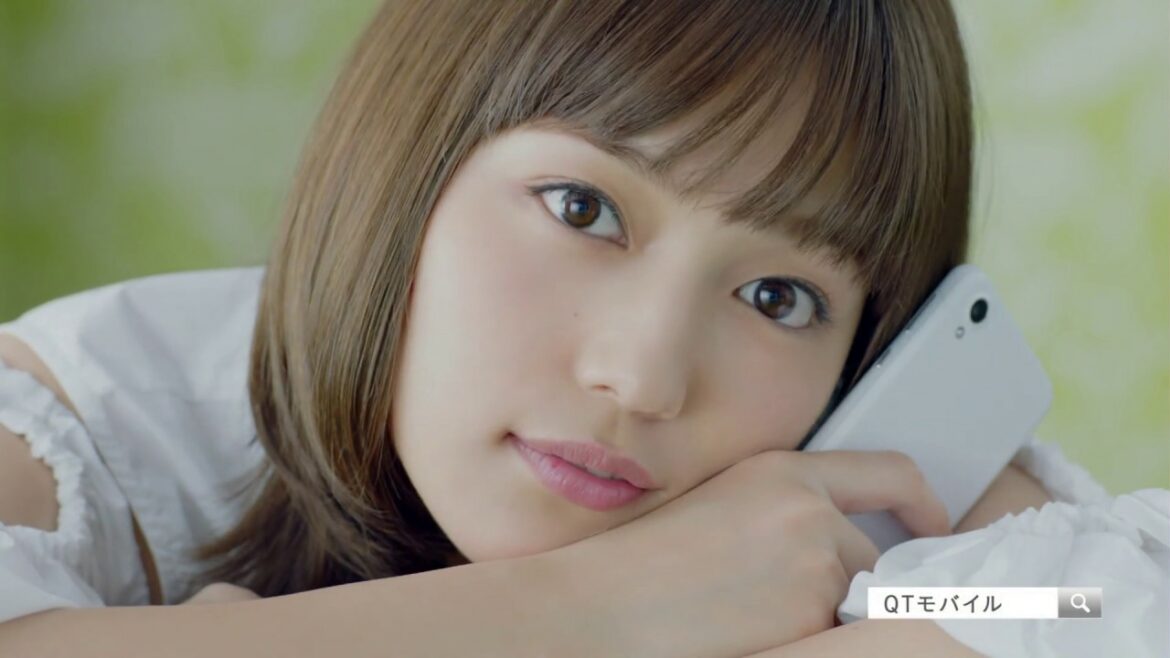 「川口春奈」が魅力的！！　「ＱＴモバイル」のＣＭ "Haruna Kawaguchi" but it's attractive! Commercial of "QT mobility"