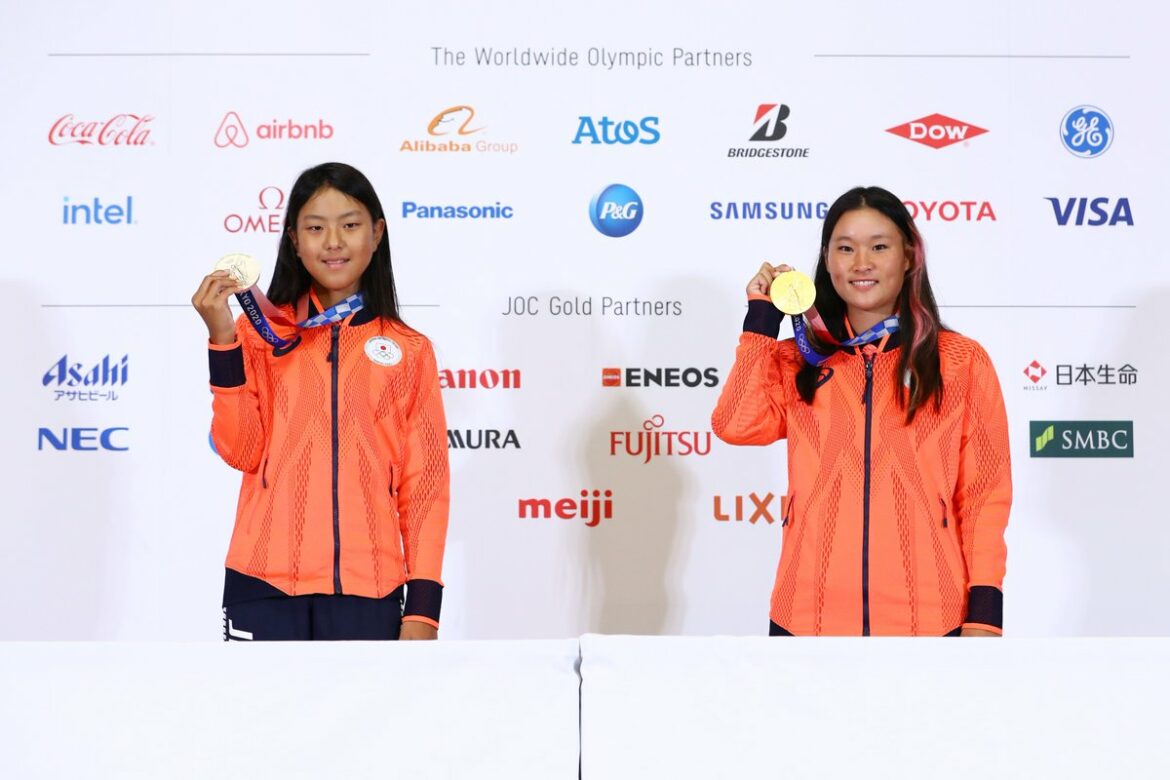 東京2020大会の #スケートボード 女子パークで金メダルを獲得した四十住さくら選手、銀メダルを獲得した開心那選手が5日、記者会見に出席し、心境を語りました。（...