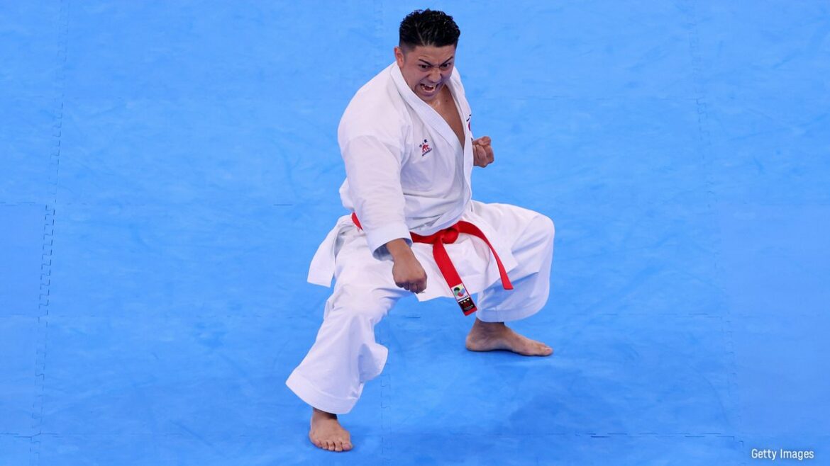 速報

#空手 男子形 喜友名 諒選手が決勝進出！
決勝は19:50〜！

#Tokyo2020 #オリンピック #空手形 ...