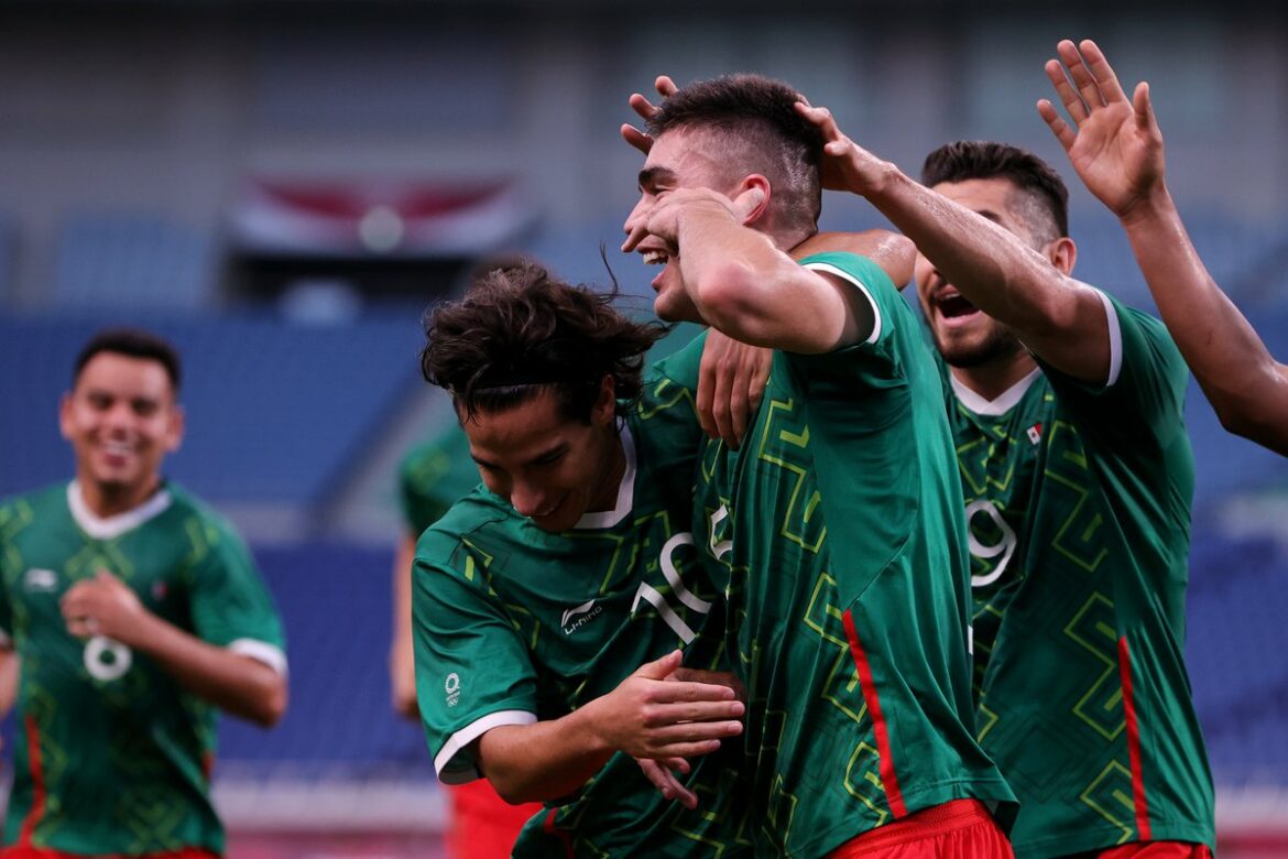 VIVAMÉXICO！ メキシコは、＃Tokyo2020 #Un ..の男子#Footballで#bronzeを獲得しました。