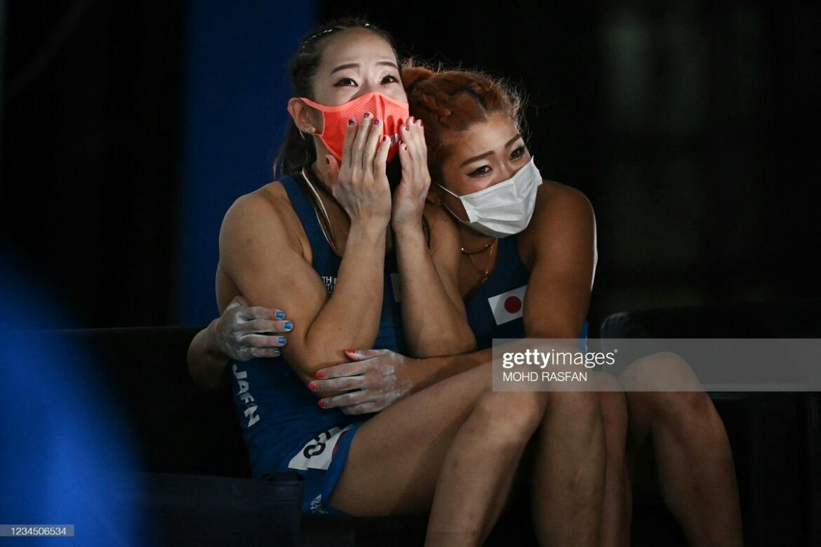 olympic medallists tonight!!   
#野口啓代 #野中生萌 #スポーツクライミング #SportClimbing ...