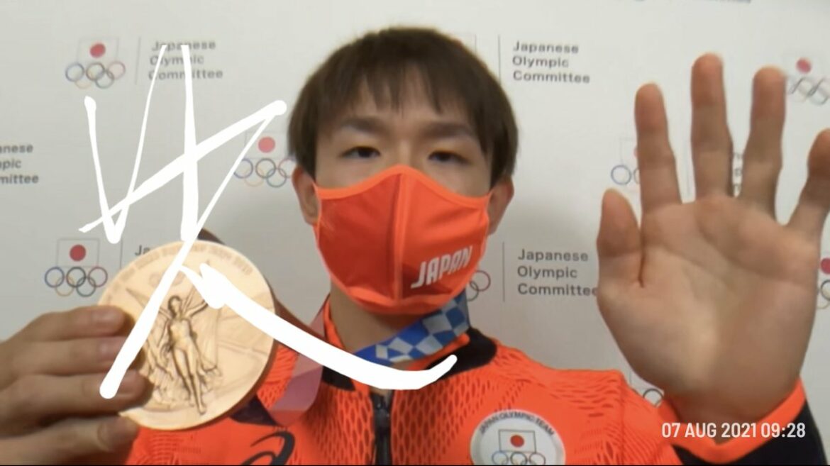／
メダリストのサイン入りメッセージ動画が到着
＼

#卓球
男子団体 銅メダル
丹羽 孝希選手

メッセージはこちらから


#LIVESign
#がんばれニ...