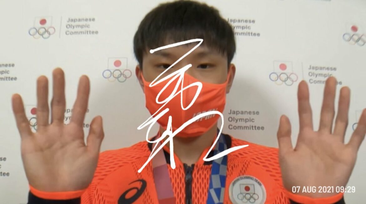 ／
メダリストのサイン入りメッセージ動画が到着
＼

#卓球
男子団体 銅メダル
張本 智和選手

メッセージはこちらから


#LIVESign
#がんばれニ...