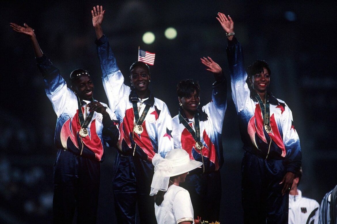 7⃣ストレートオリンピック＃athletics4x400mリレー＃アメリカ女性のための金メダル..。