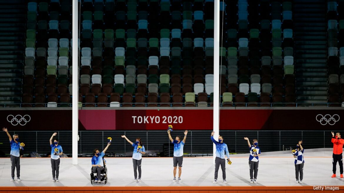 Tokyo 2020 Olympic Games Closing Ceremony 

THANK YOU TO ALL VOLUNTEERS & STAFF
...