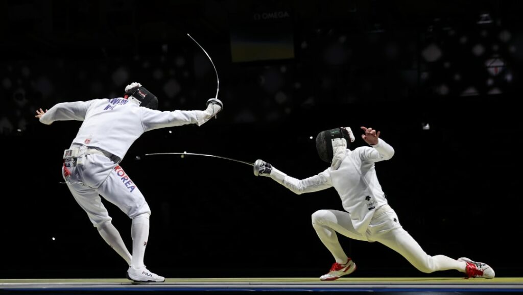 #フェンシング 男子団体フルーレは準決勝進出 
男子団体エペに続きメダル獲得なるか！

「エペ」と「フルーレ」の違いはこちら


#Tokyo2020 #オリン...