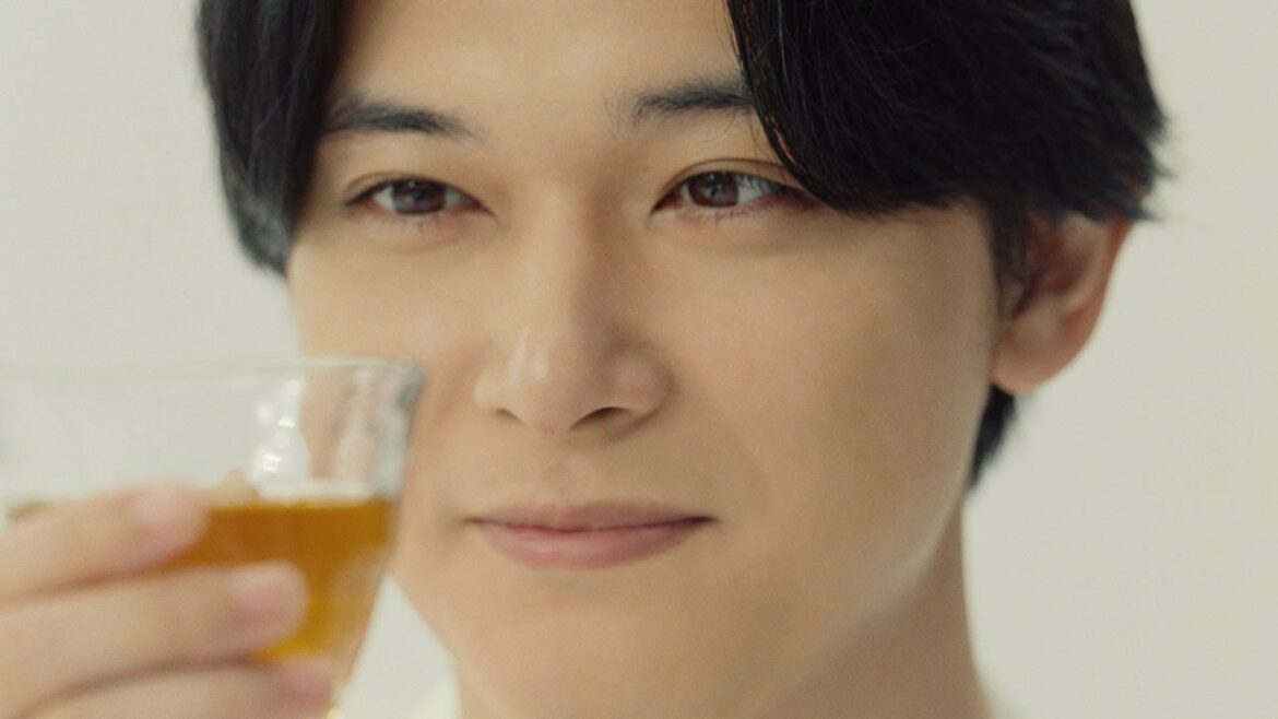吉沢亮、優しい笑みにうっとり 生の美味しさに感動「キリン 生茶 ほうじ煎茶」新CM&インタビュー 吉沢亮、優しい笑みにうっとり 生の美味しさに感動「キリン 生茶 ほうじ煎茶」新CM&インタビュー