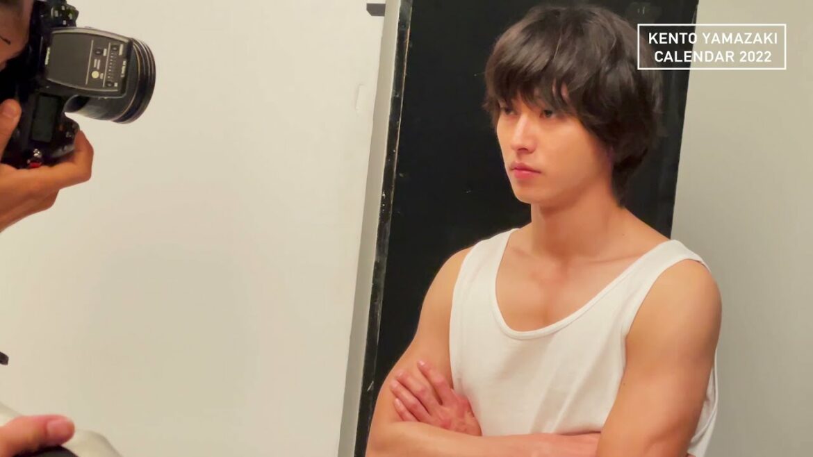 山﨑賢人|自身6作目となるカレンダー  〜メイキング映像【第2弾】〜 山﨑賢人|自身6作目となるカレンダー  〜メイキング映像【第2弾】〜