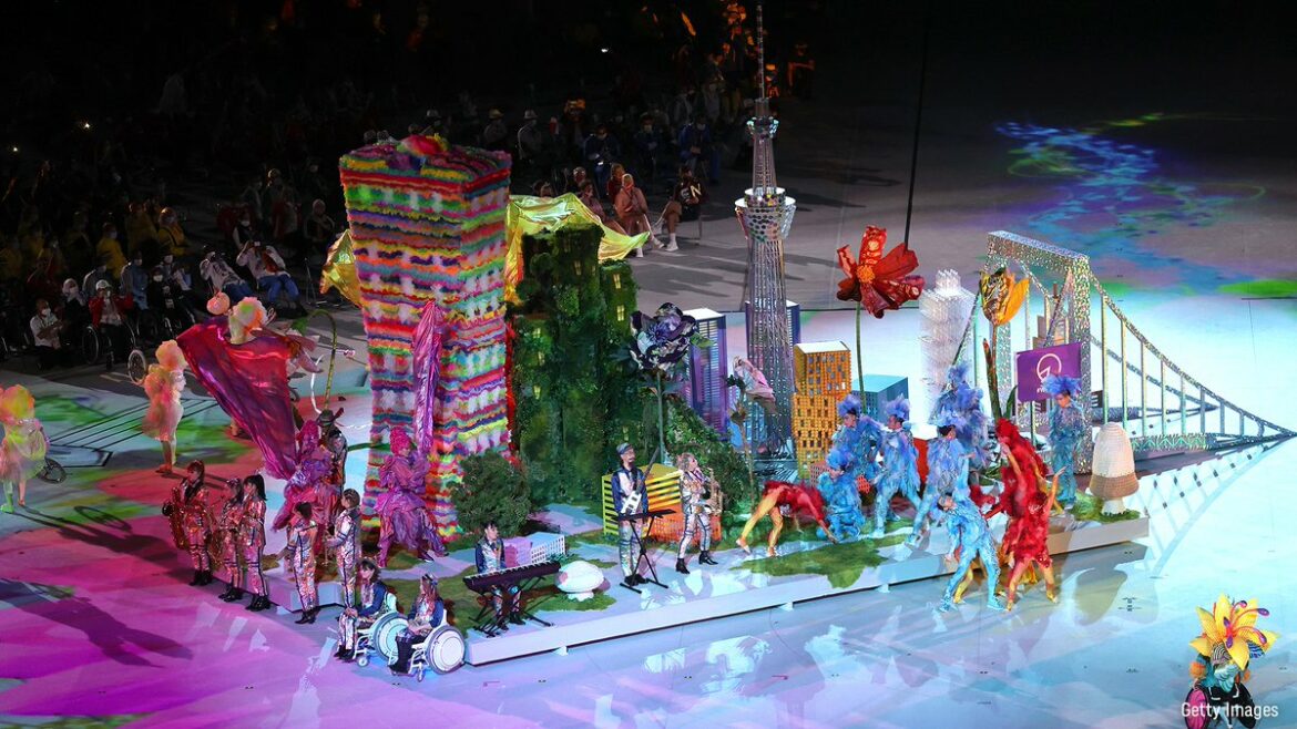 AFTER THE GAMES
<パラリンピアンからの贈り物>
ー東京が変わるー
#東京2020 が考える多様性と調和を表現した“すべての違いが輝く街”がフィ… AFTER THE GAMES
<パラリンピアンからの贈り物>
ー東京が変わるー
#東京2020 が考える多様性と調和を表現した“すべての違いが輝く街”がフィ...