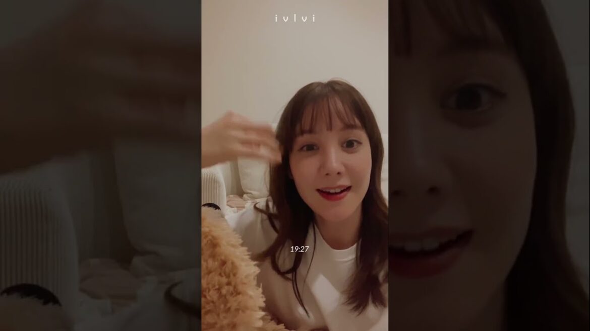Instagram Live「 Reina Triendl 」インスタグラムライブ 「 トリンドル玲奈 」date 11/08/2021