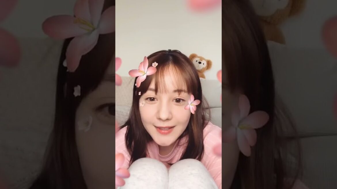 Instagram Live「 Reina Triendl 」インスタグラムライブ 「 トリンドル玲奈 」date 04/11/2020