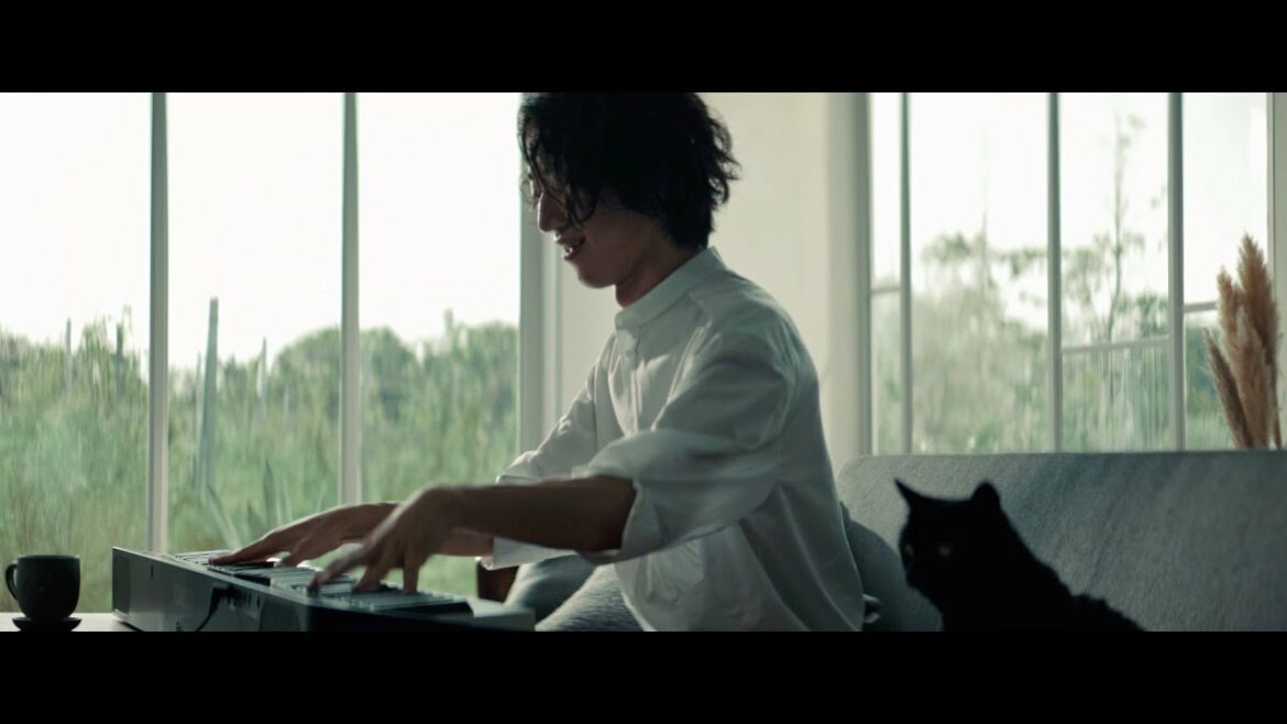 “かてぃん”角野隼斗「ラプソディ・イン・ブルー」を超絶技巧演奏　東大大学院卒ピアニストがTVCM初出演　CASIO『Privia PX-S1100』CM（Rhapsody in Blue）