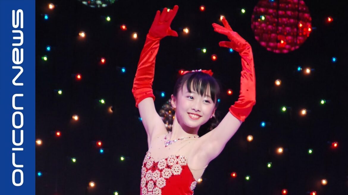 本田望結、巨大ツリーの前でスケーティング披露　『ブロードウェイ クリスマス・ワンダーランド』プレスコール