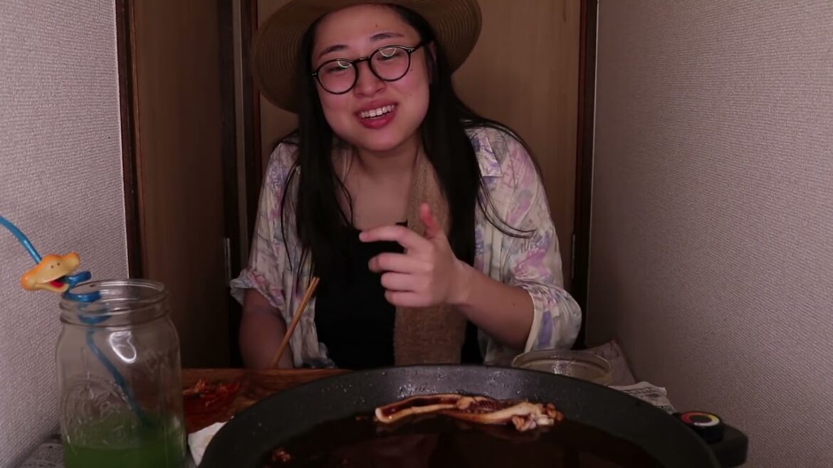 中国籍の土屋太鳳が焼肉をデブ食い
