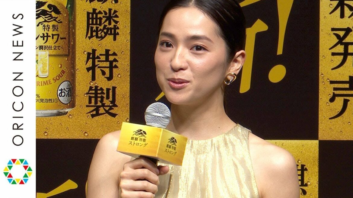 中村アン、溢れる“色気”絶賛に照れ笑い…大胆な肩出し衣装で登場　“おうち時間”のこだわりを明かす