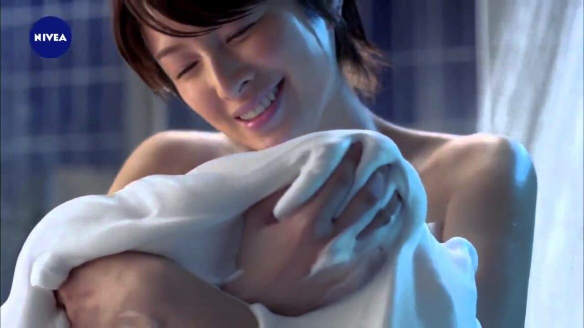 ニベア花王 プレミアムボディミルク「深いうるおい」吉瀬美智子