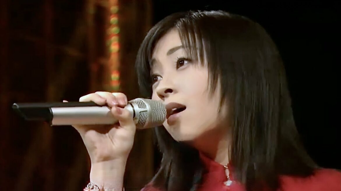 宇多田ヒカル「COLORS」on TV (2003)