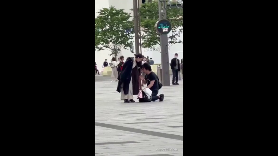 【衝撃映像】美女に飼い慣らされる陰オタクさん